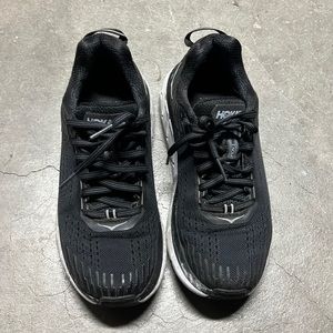 Hoka One One Clifton’s shoes